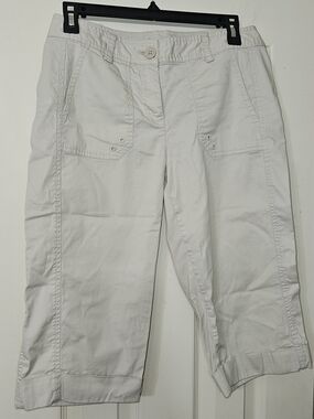 Liz Claiborne Petite Stretch Capri in Light Beige